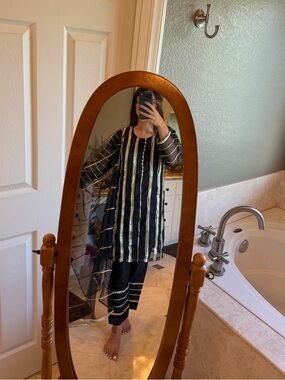 Women’s brand new traditional Indian Pakistani outfit 3 piece size small black